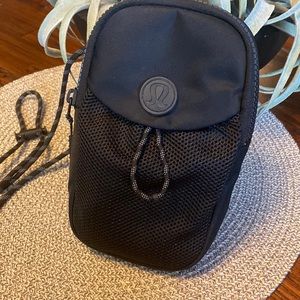 Lululemon phone purse